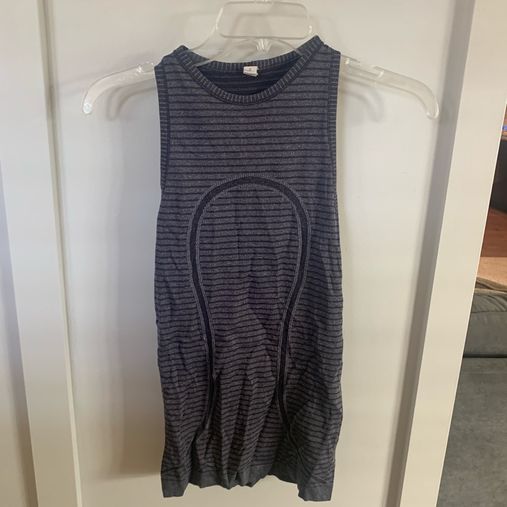 Lululemon women’s sleeveless workout tank, purple